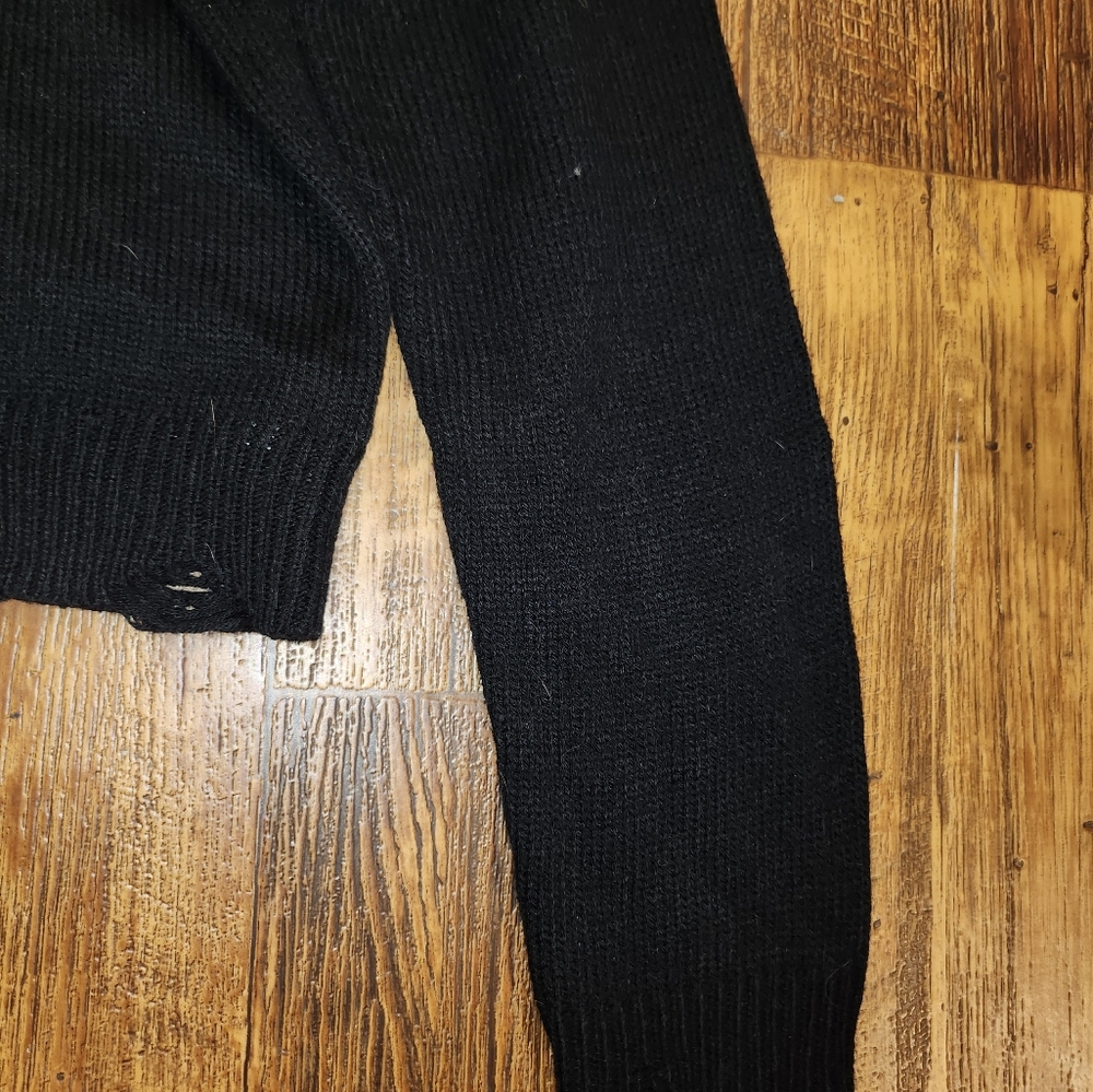 Almost famous medium skeleton distressed bottom black sweater - Picture 3 of 5
